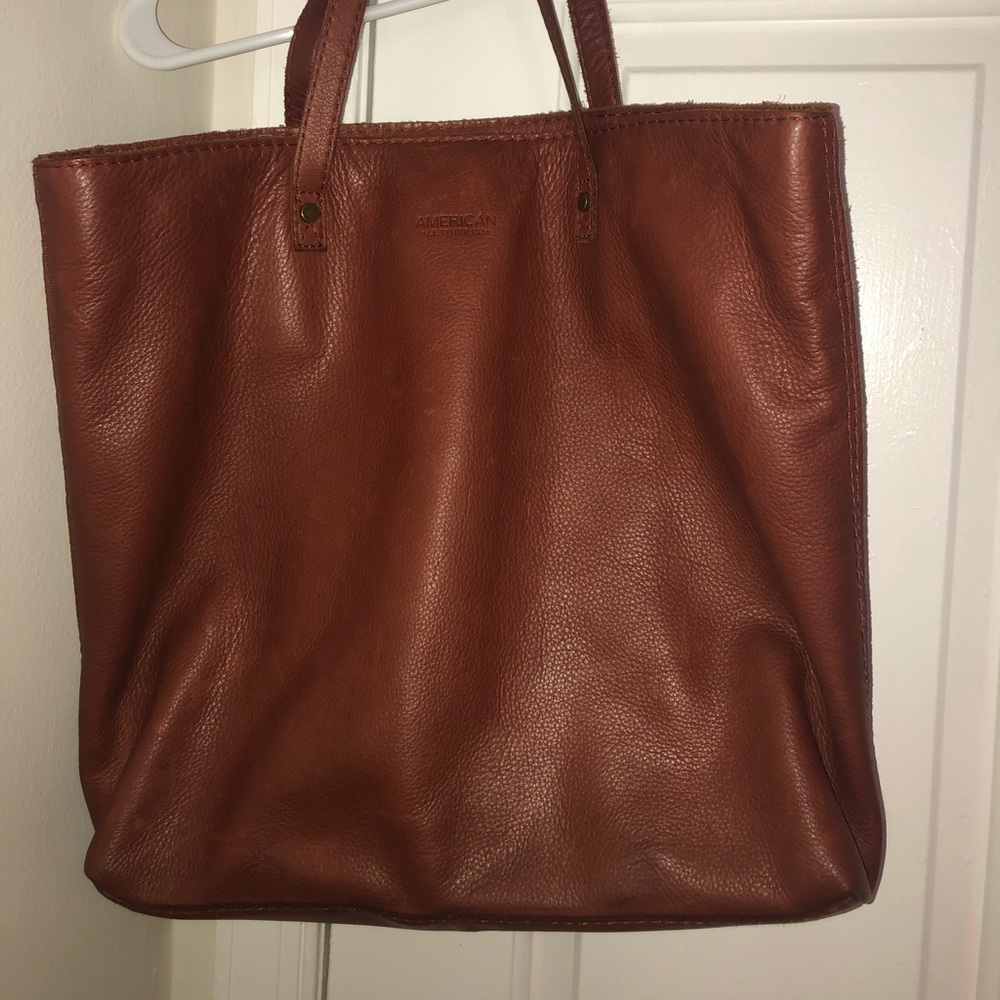 American leather co. Hand bag. Like new.